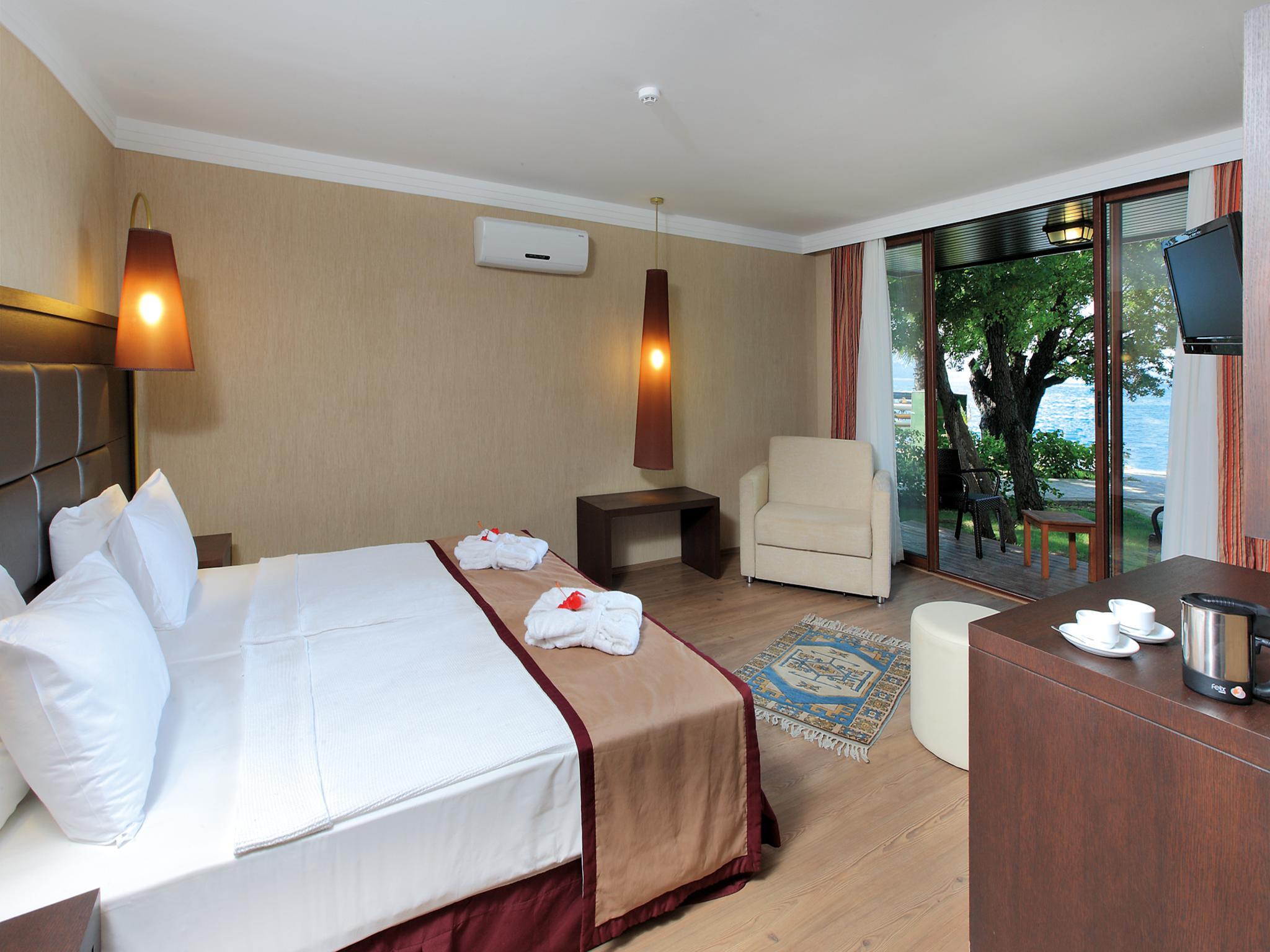 & Hotel 5*